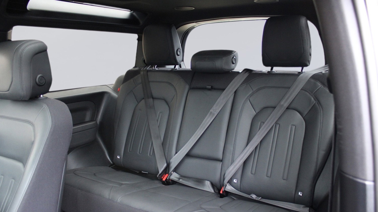 Used Land Rover Defender 2023 for sale - 76716725: Photo 4