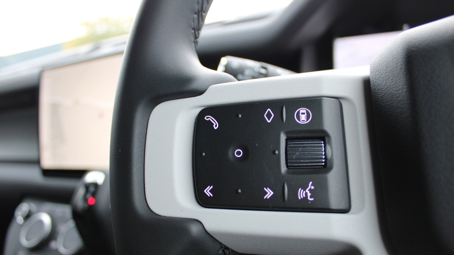 Used Land Rover Defender 90 2025 for sale - 76095640: Photo 21