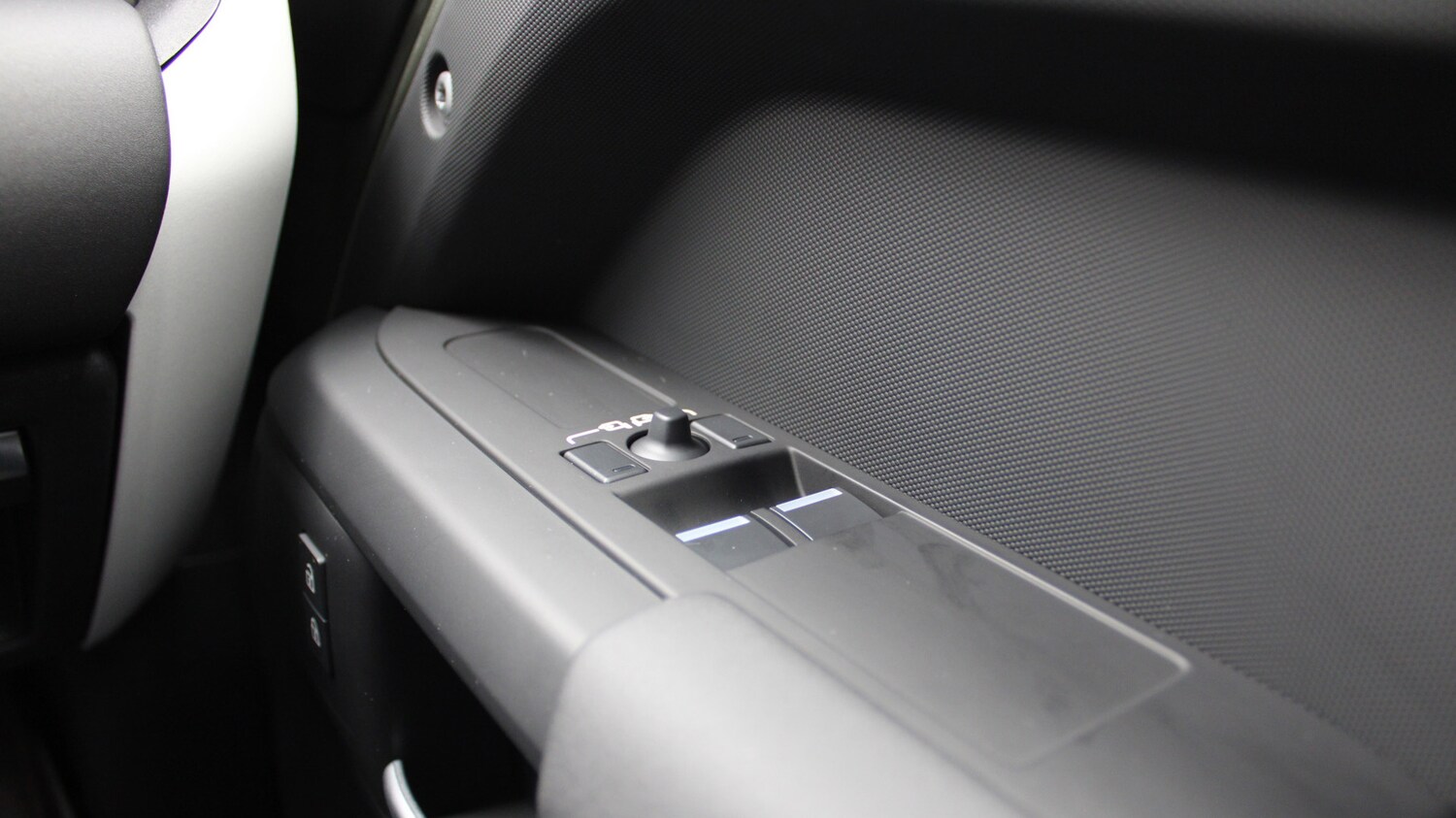 Used Land Rover Defender 90 2025 for sale - 76095640: Photo 24