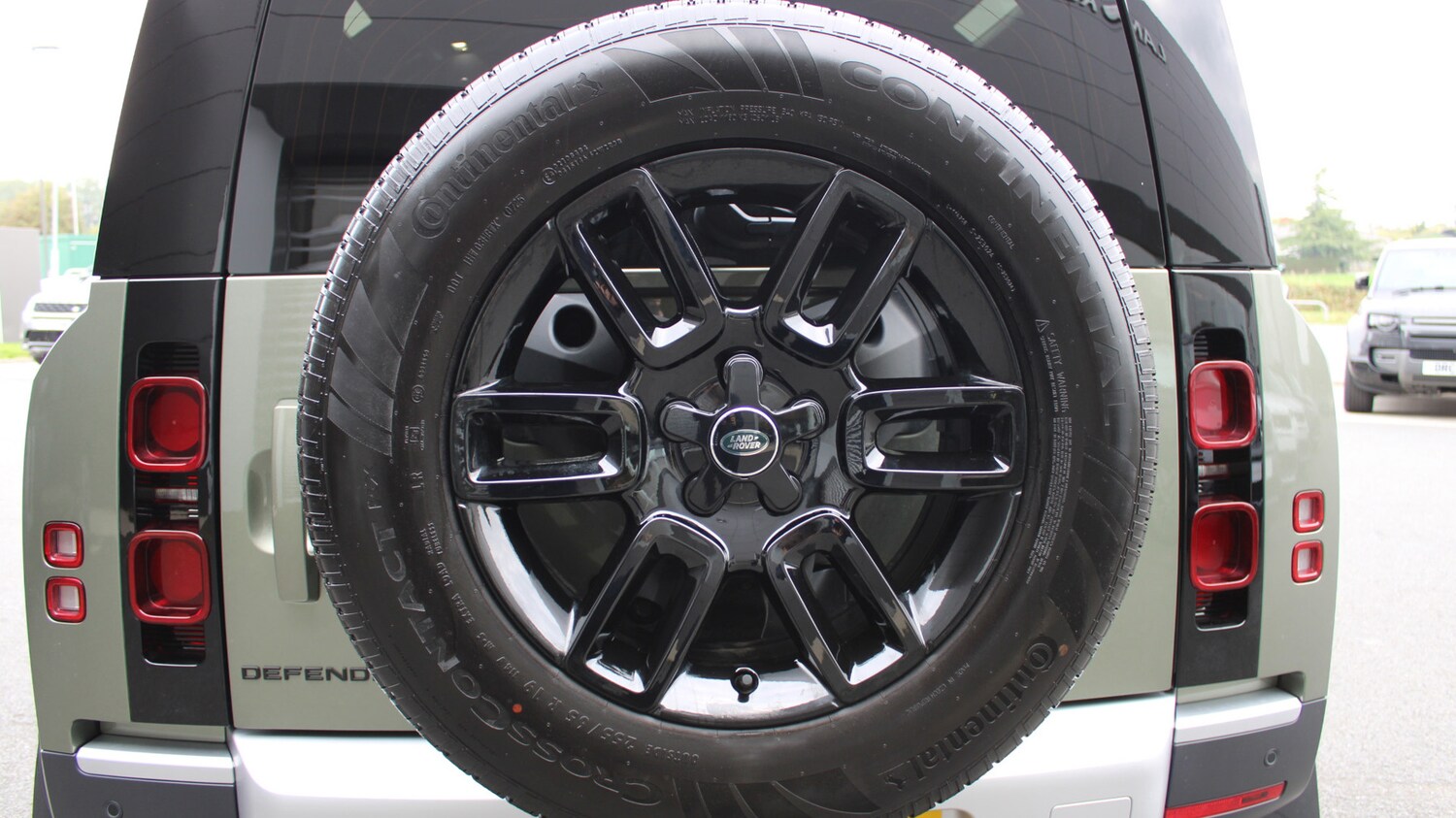Used Land Rover Defender 90 2025 for sale - 76095640: Photo 32
