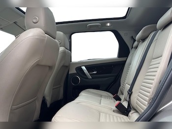 Used Land Rover Discovery Sport 2021 for sale - 77634421: Photo