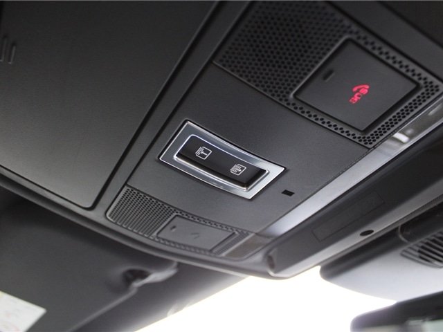 Used Jaguar E-Pace 2020 for sale - 76716809: Photo 19