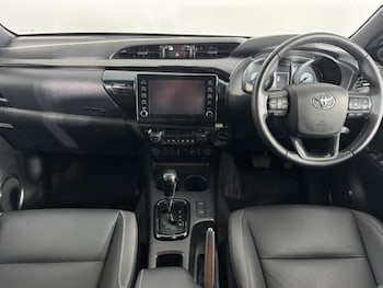 Used Toyota Hilux 2024 for sale - 78352784: Photo
