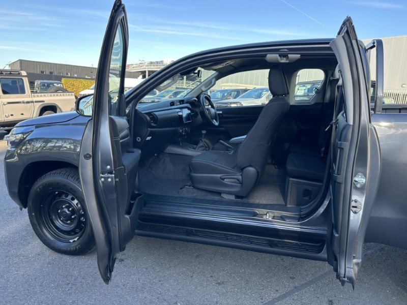 Used Toyota Hilux 2025 for sale - 76980944: Photo 12