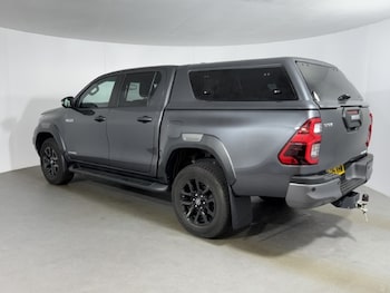 Used Toyota Hilux 2025 for sale - 77848251: Photo