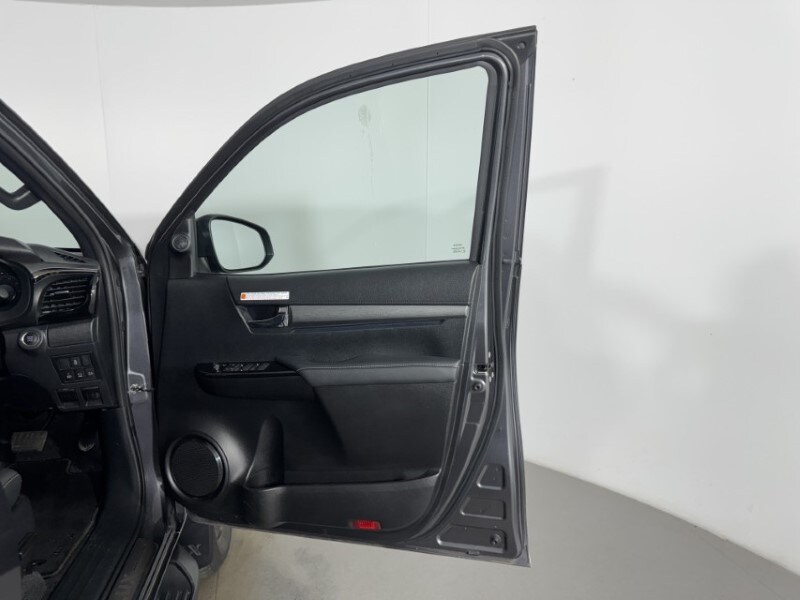 Used Toyota Hilux 2025 for sale - 78028108: Photo 31