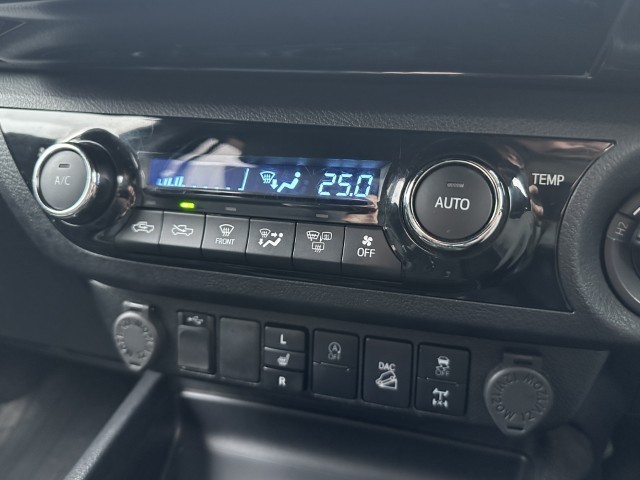 Used Toyota Hilux 2020 for sale - 77036173: Photo 25