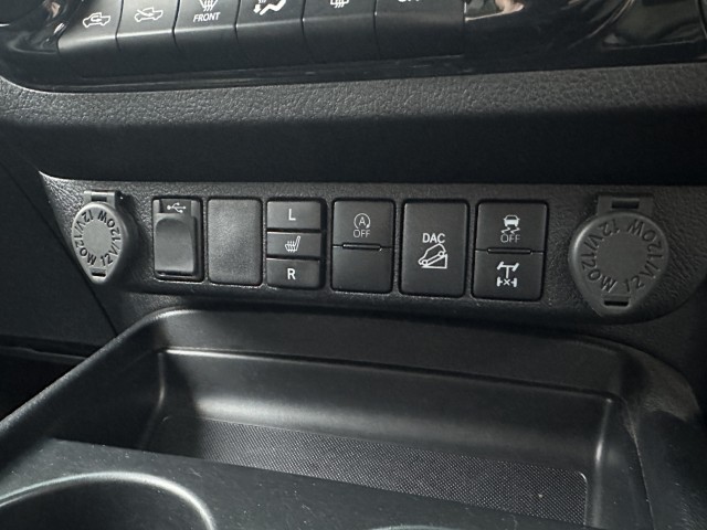 Used Toyota Hilux 2020 for sale - 77036173: Photo 26