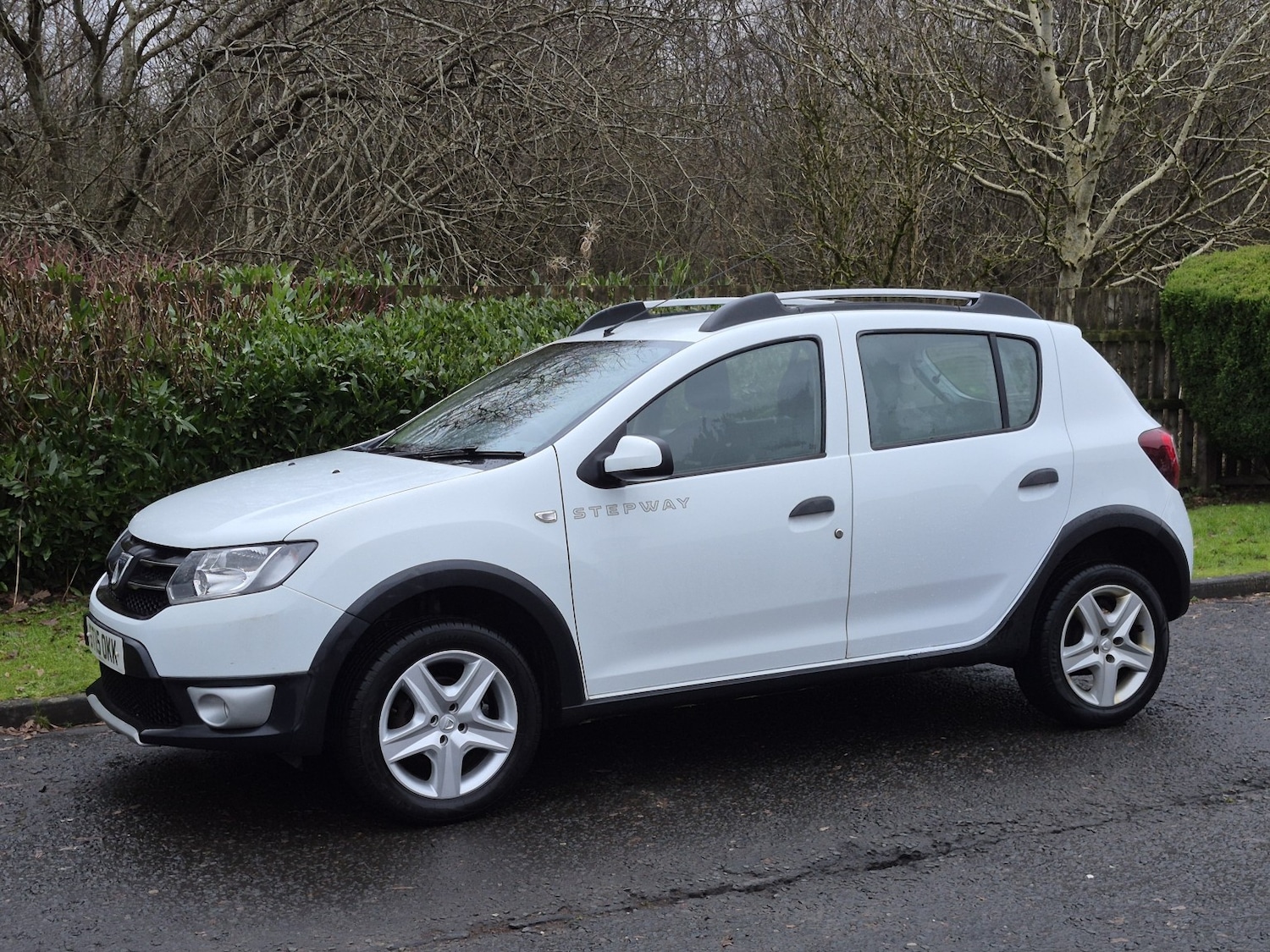 Used Dacia Sandero Stepway 2015 for sale - 77038895: Photo 2