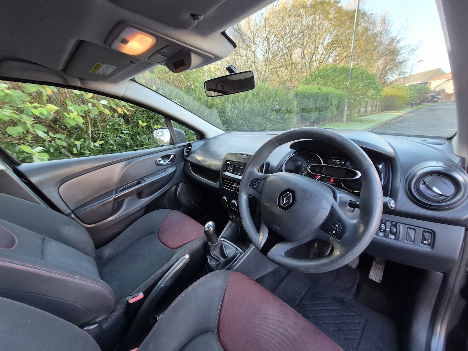 Used Renault Clio 2015 for sale - 76596540: Photo 13