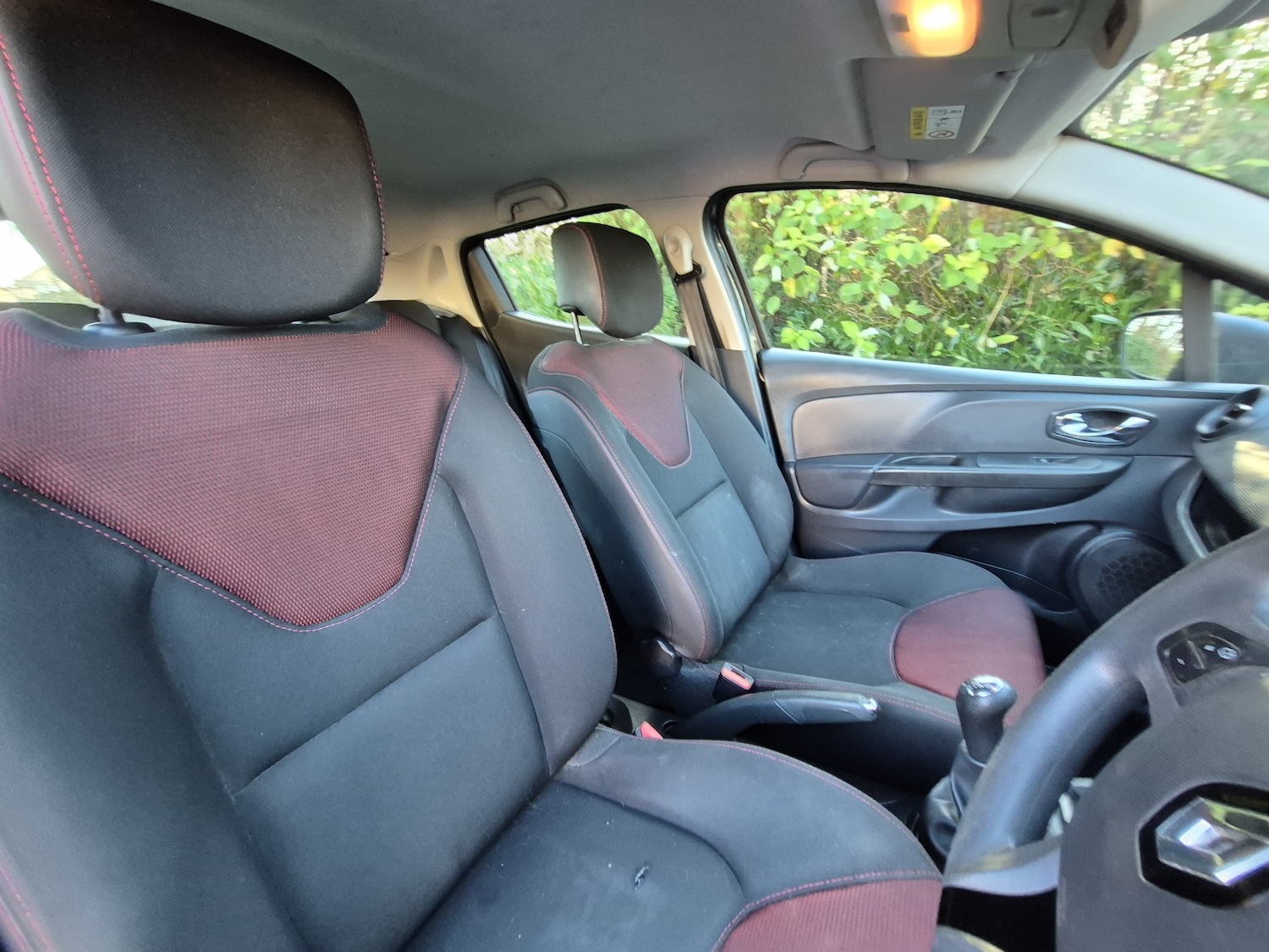 Used Renault Clio 2015 for sale - 76596540: Photo 14