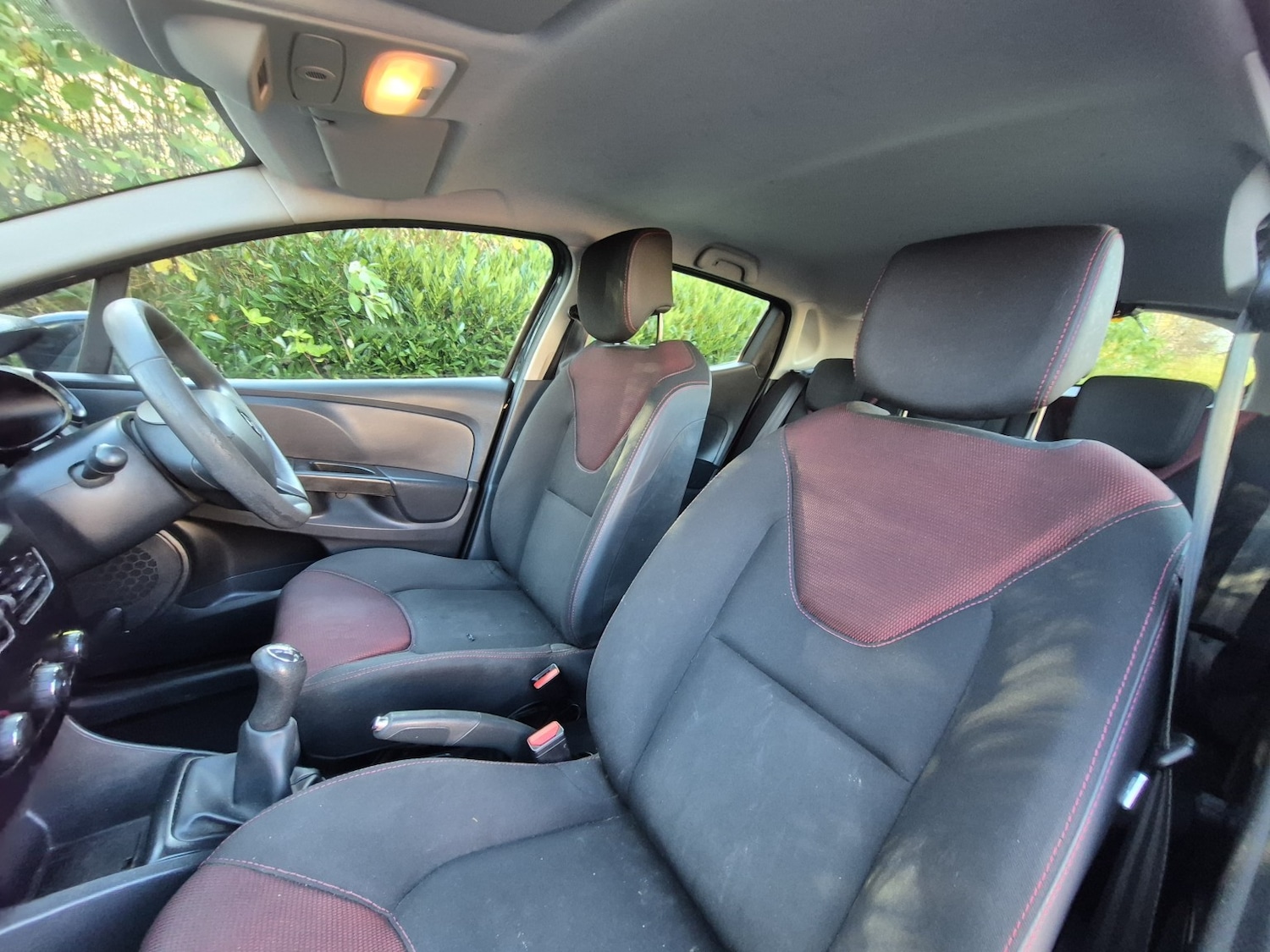 Used Renault Clio 2015 for sale - 76596540: Photo 17