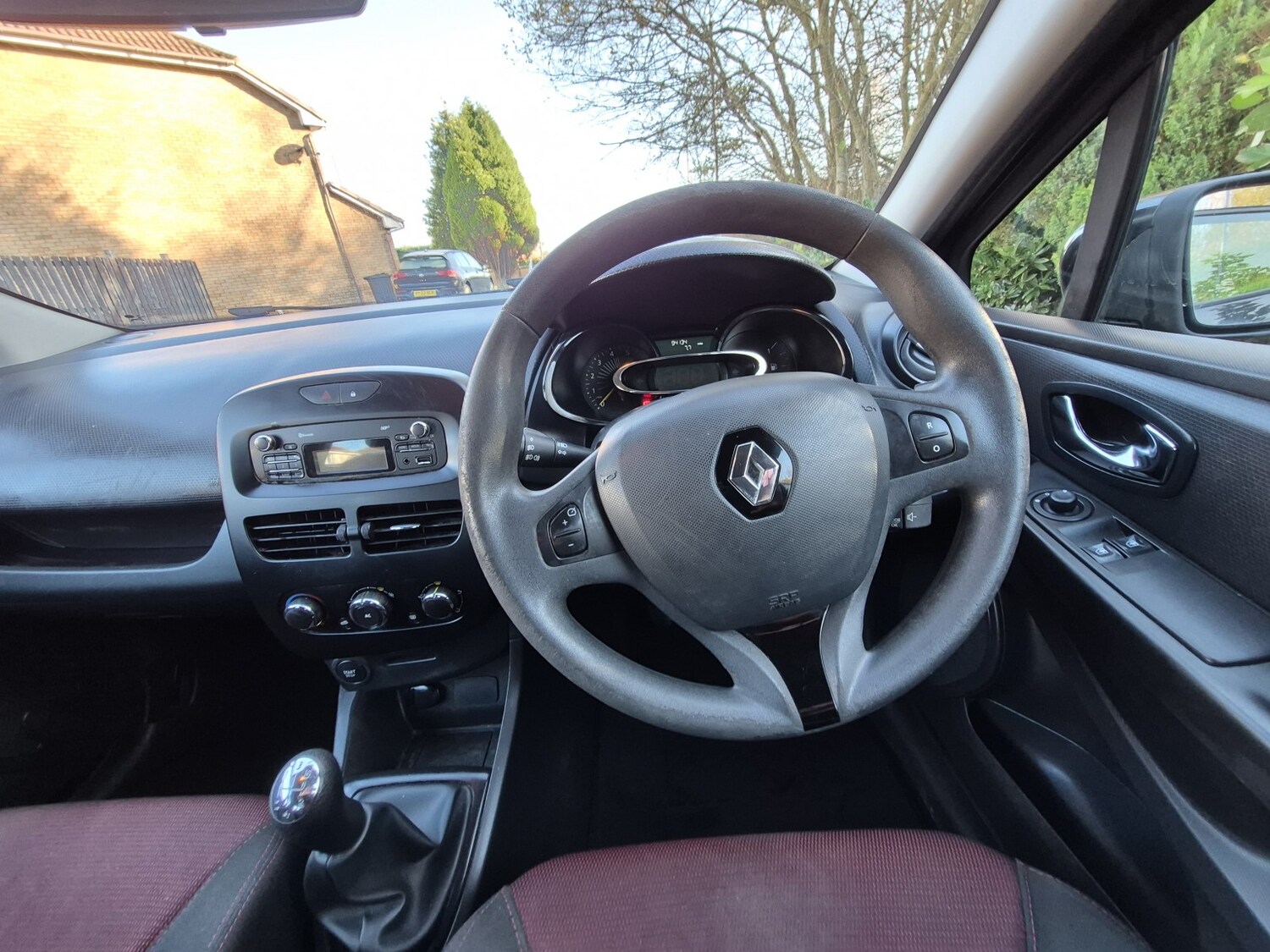Used Renault Clio 2015 for sale - 76596540: Photo 20
