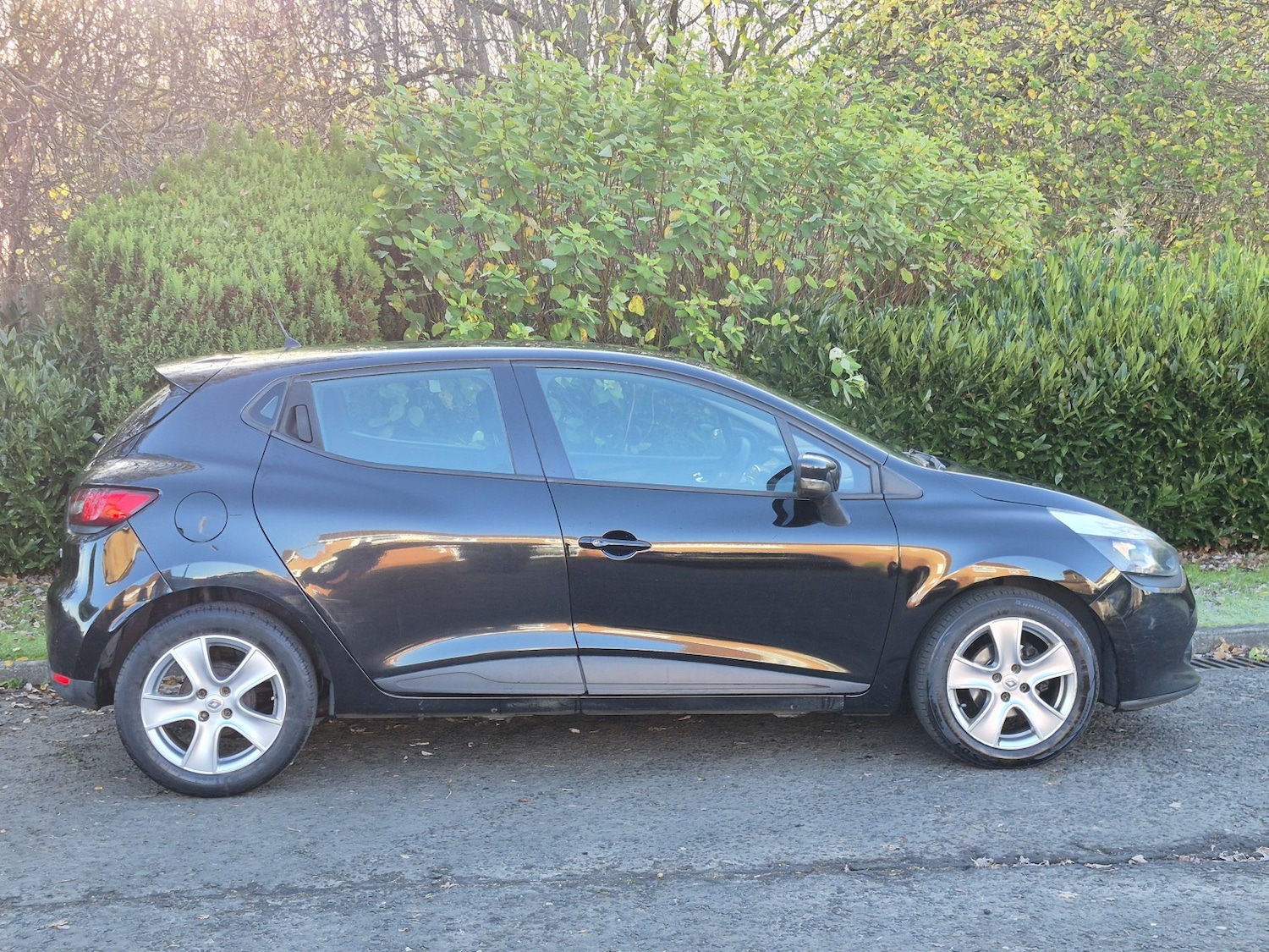 Used Renault Clio 2015 for sale - 76596540: Photo 9