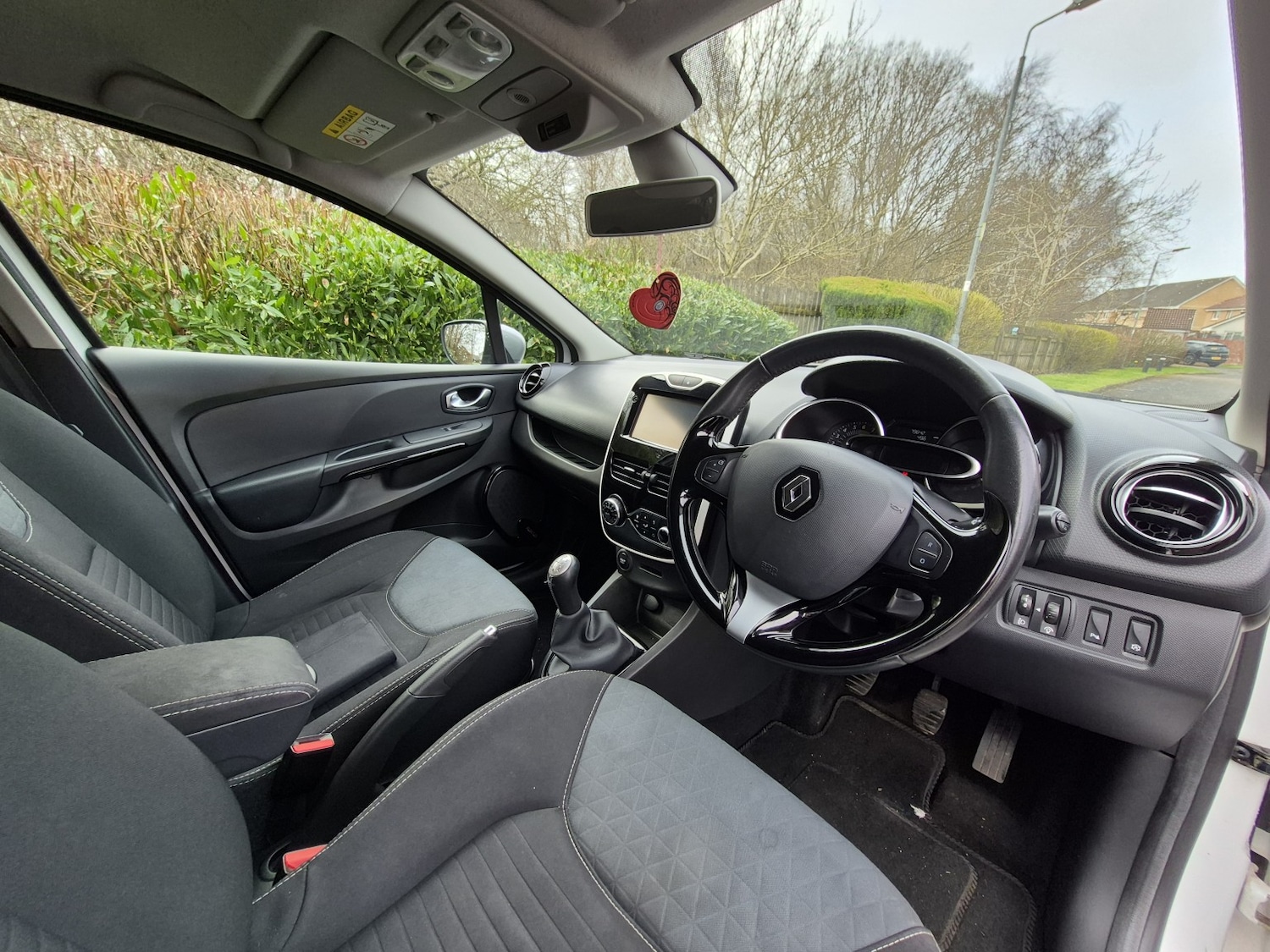 Used Renault Clio 2015 for sale - 77822345: Photo 13