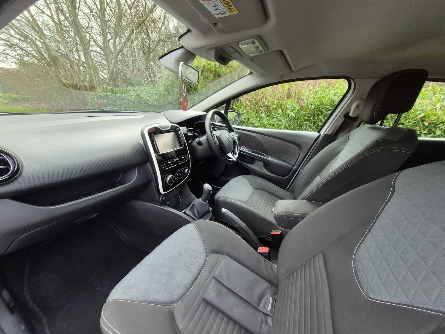 Used Renault Clio 2015 for sale - 77822345: Photo 18