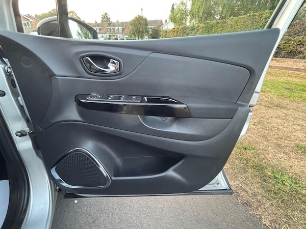 Used Renault Captur 2017 for sale - 75608840: Photo 21