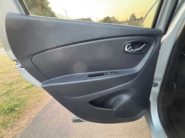 Used Renault Captur 2017 for sale - 75608840: Photo 25