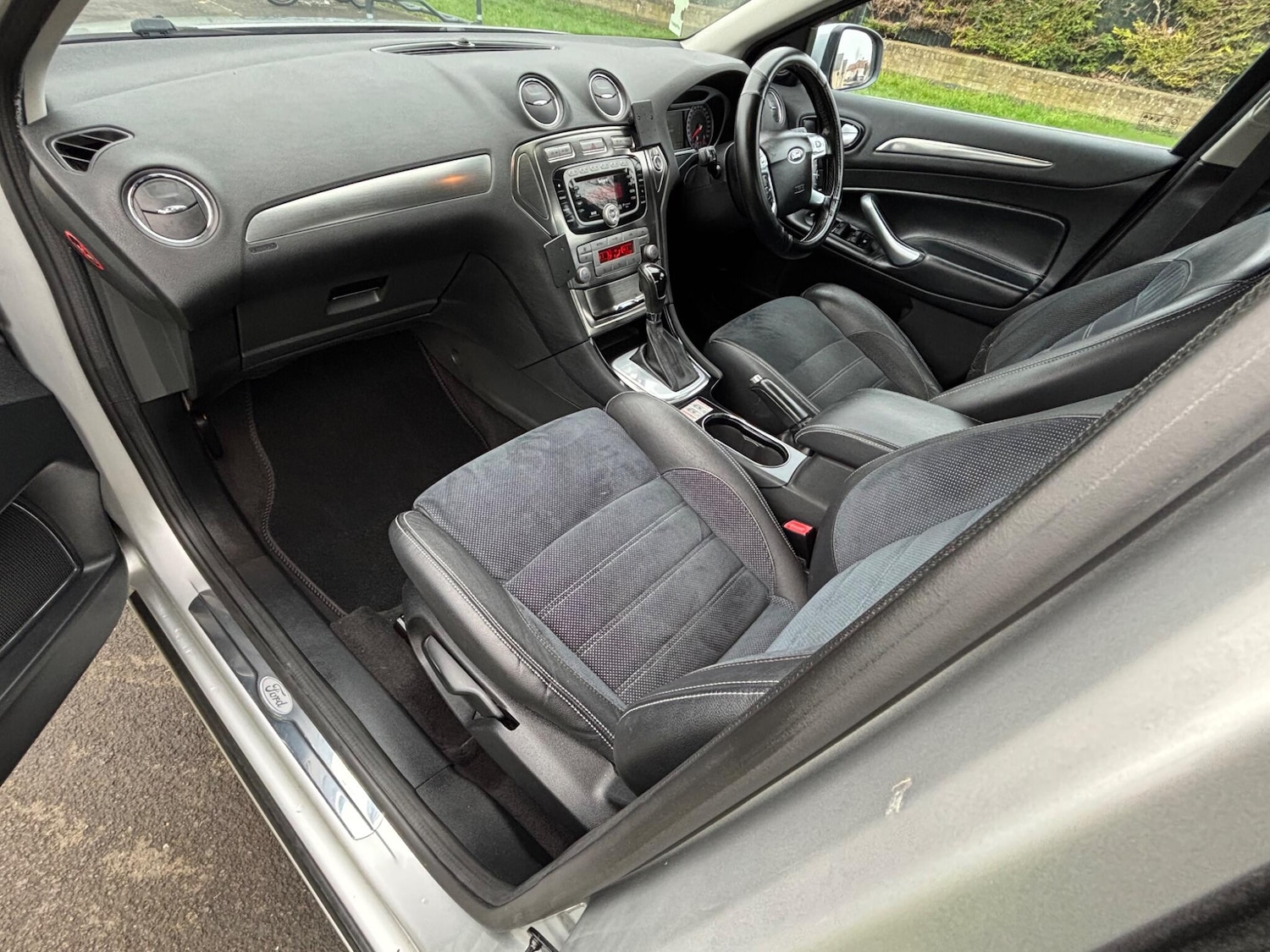 Used Ford Mondeo 2009 for sale - 77958179: Photo 28