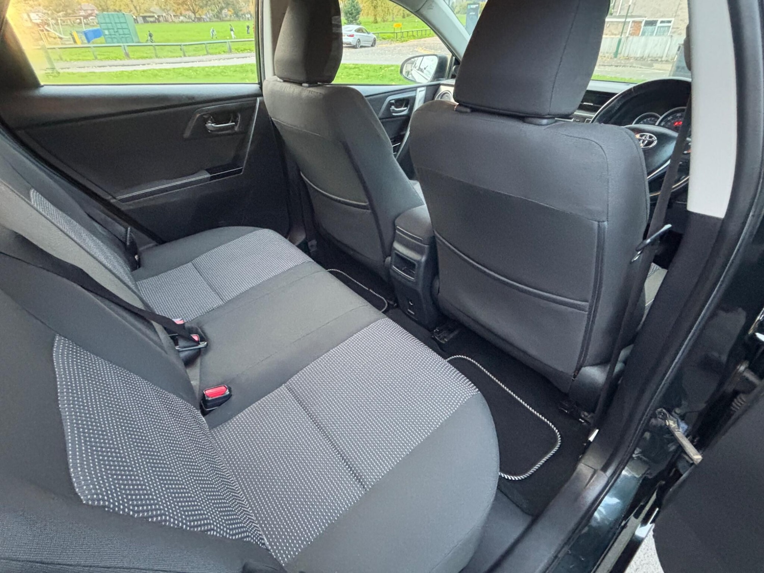 Used Toyota Auris 2013 for sale - 76409175: Photo 28