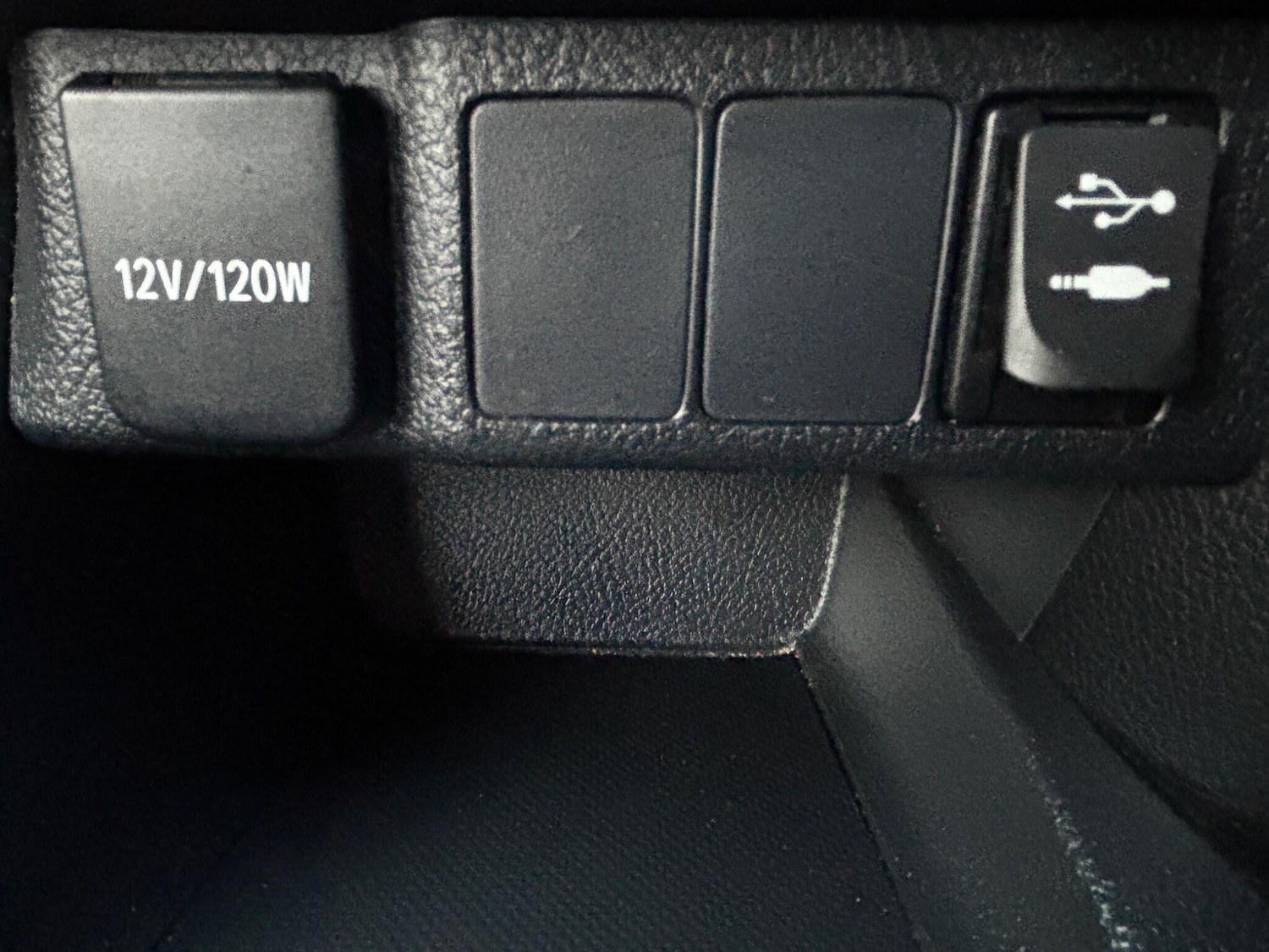 Used Toyota Auris 2013 for sale - 76409175: Photo 34