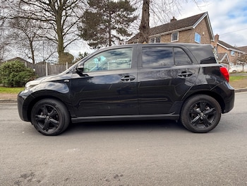 Used Toyota Urbancruiser 2010 for sale - 75076146: Photo