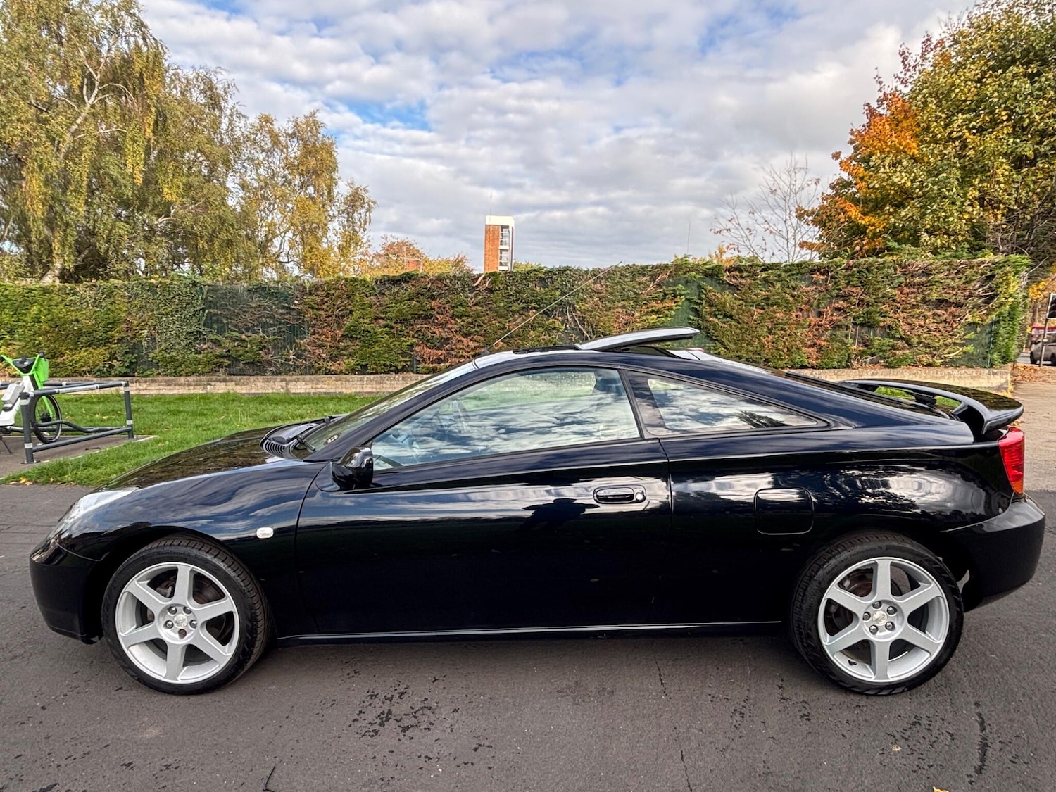 Used Toyota Celica 2002 for sale - 76388359: Photo 2