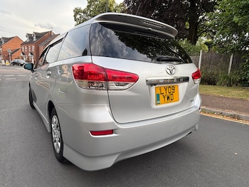 Used Toyota Wish 2020 for sale - 75076143: Photo