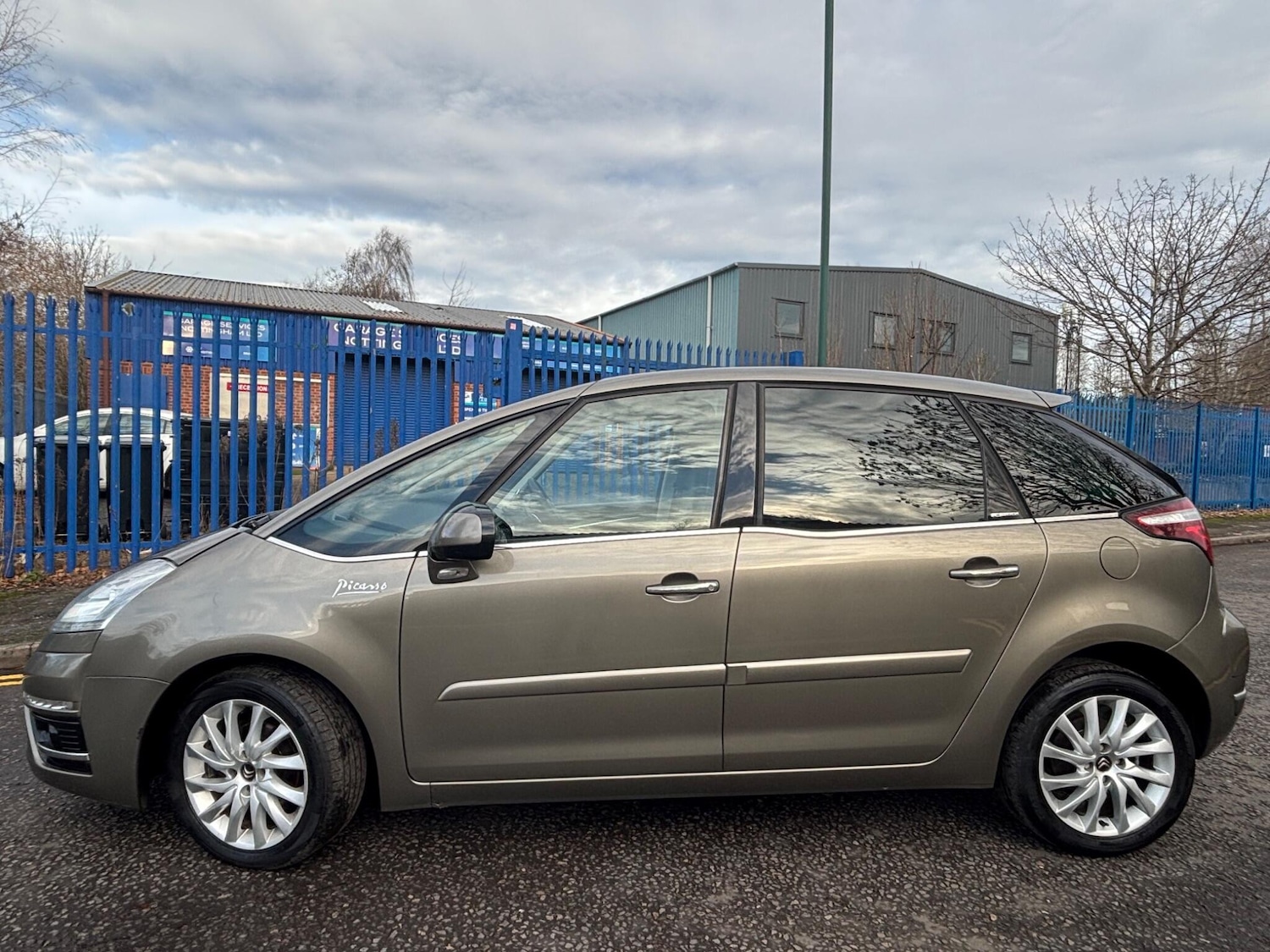 Used Citroen C4 Picasso 2010 for sale - 77016397: Photo 2