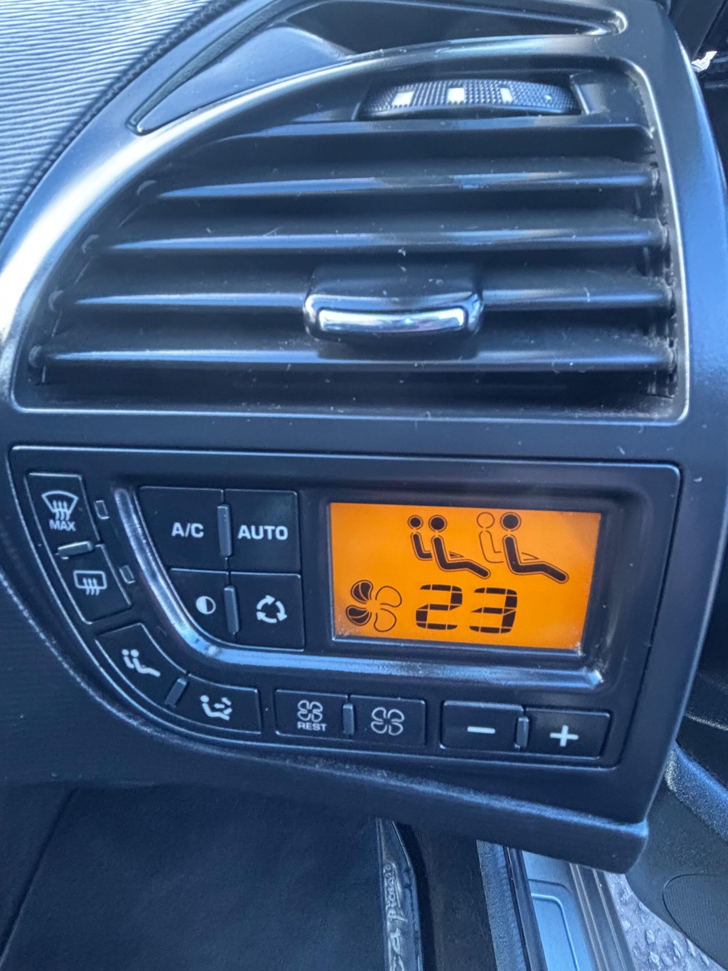 Used Citroen C4 Picasso 2010 for sale - 77016397: Photo 32