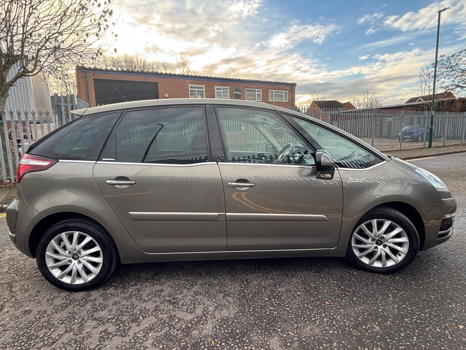 Used Citroen C4 Picasso 2010 for sale - 77016397: Photo 6