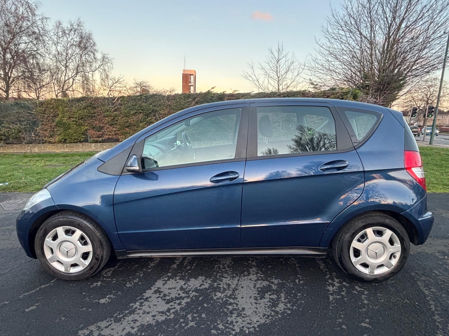 Used Mercedes-Benz A-Class 2010 for sale - 76926872: Photo 2