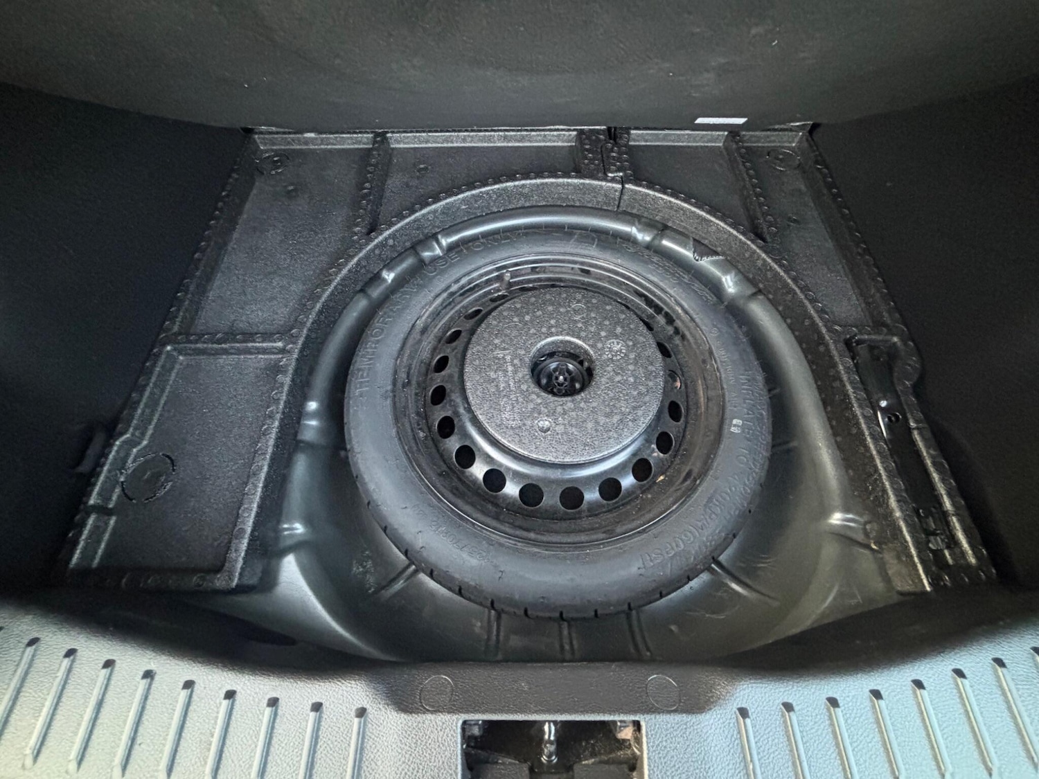 Used Ford Focus 2017 for sale - 76715363: Photo 11