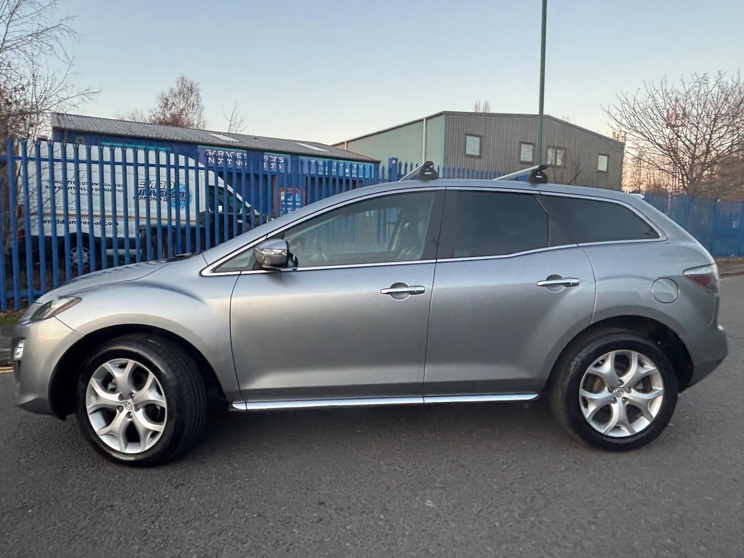 Used Mazda CX-7 2010 for sale - 77084510: Photo 2
