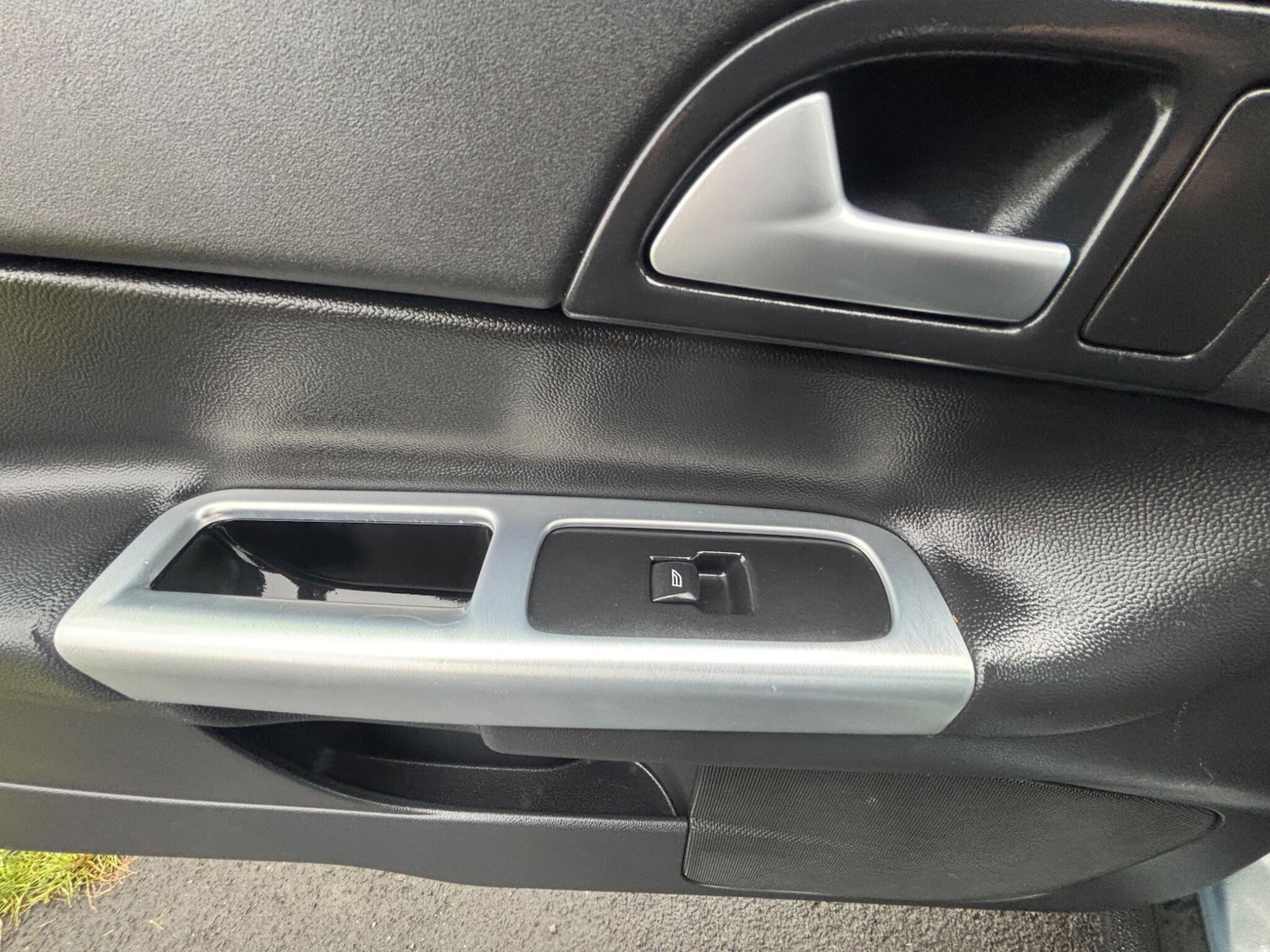 Used Volvo C30 2010 for sale - 77400705: Photo 27