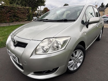 Toyota - Auris