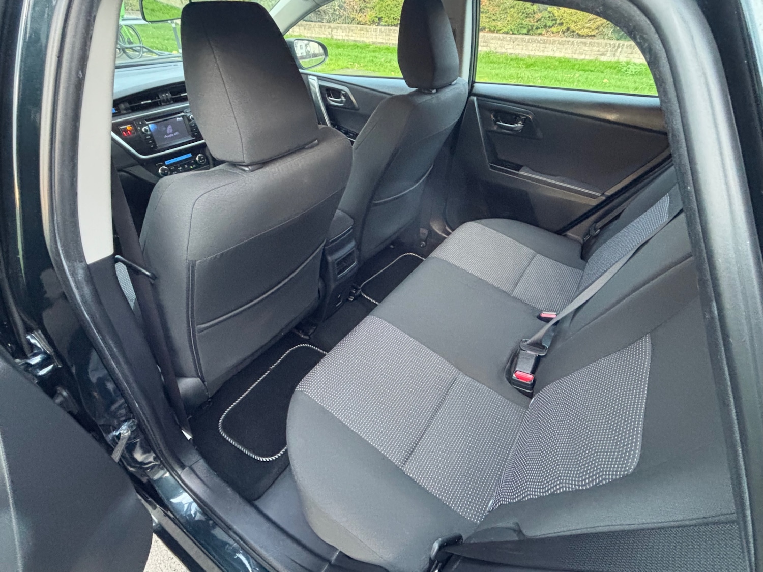Used Toyota Auris 2013 for sale - 76376392: Photo 28