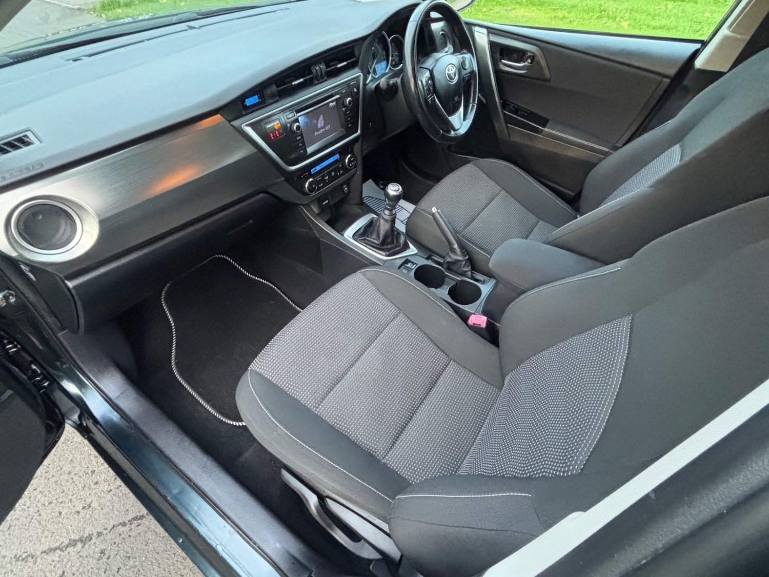 Used Toyota Auris 2013 for sale - 76376392: Photo 29