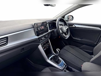 Used Volkswagen T-Roc 2023 for sale - 77470347: Photo