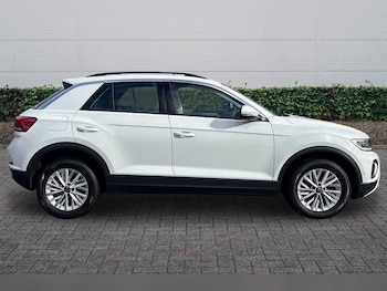 Used Volkswagen T-Roc 2023 for sale - 77470347: Photo