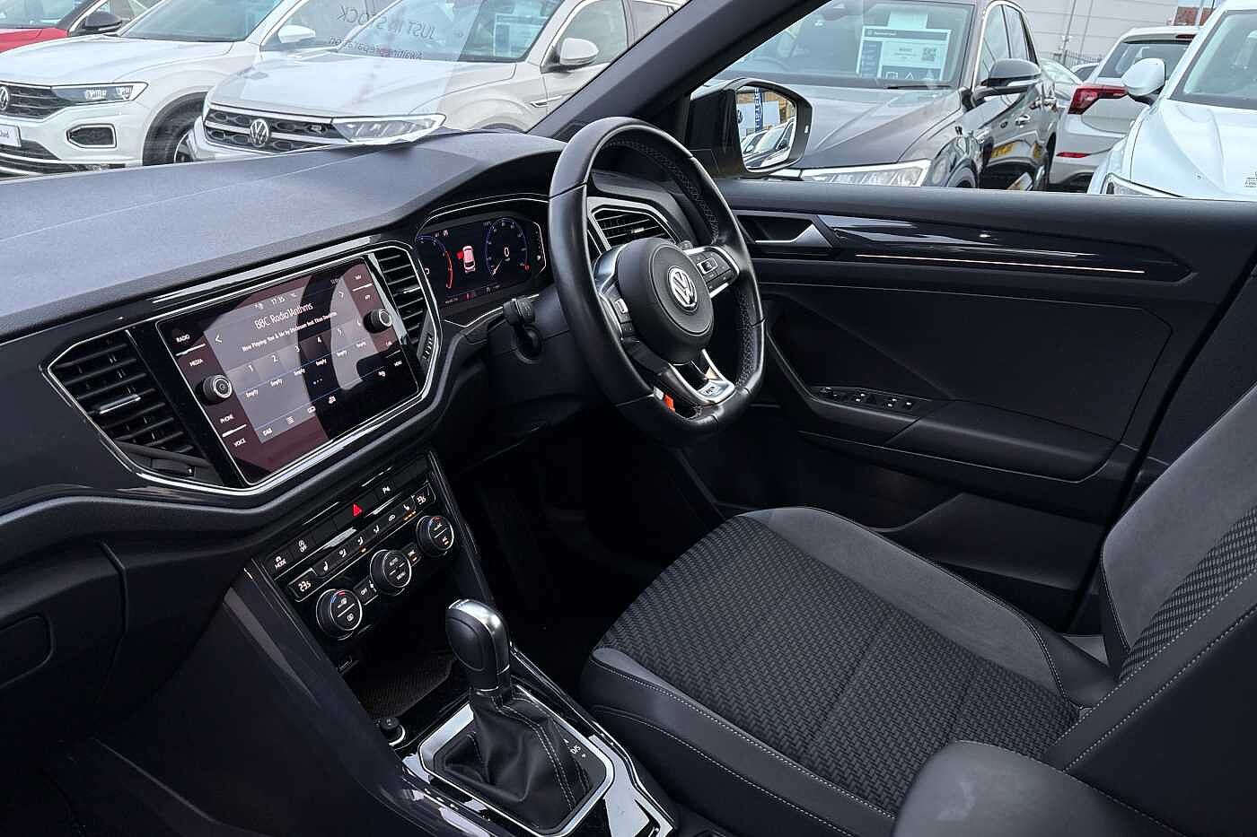 Used Volkswagen T-Roc 2019 for sale - 76296973: Photo 2