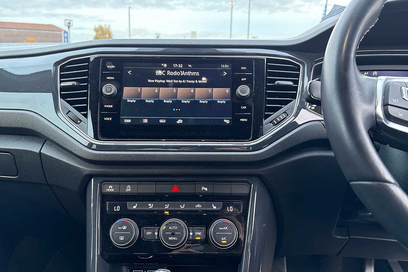 Used Volkswagen T-Roc 2019 for sale - 76296973: Photo 9