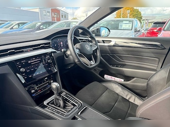 Used Volkswagen Arteon 2023 for sale - 76296955: Photo