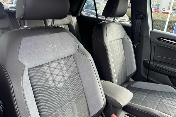 Used Volkswagen T-Roc 2025 for sale - 73995849: Photo 16