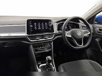 Used Volkswagen T-Roc 2025 for sale - 78232596: Photo