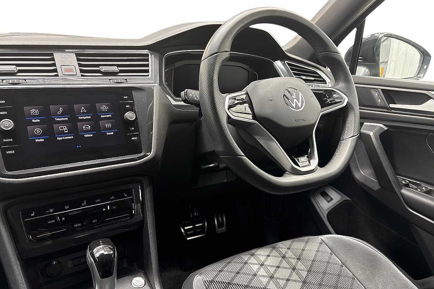 Used Volkswagen Tiguan Allspace 2025 for sale - 75979503: Photo 2