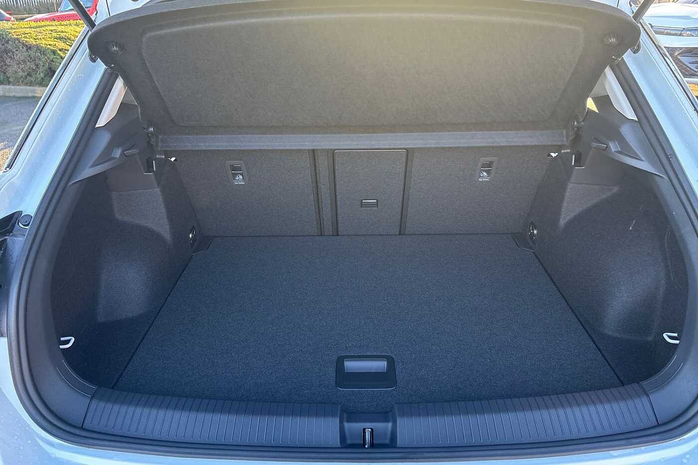 Used Volkswagen T-Roc 2025 for sale - 76837657: Photo 11