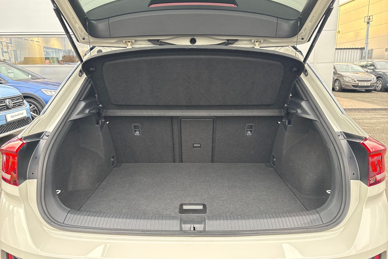 Used Volkswagen T-Roc 2022 for sale - 76486586: Photo 10