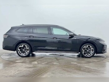 Used Volkswagen Passat 2025 for sale - 77427453: Photo