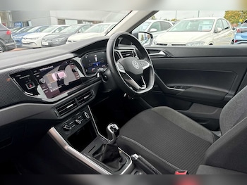 Used Volkswagen Polo 2023 for sale - 76095626: Photo 2